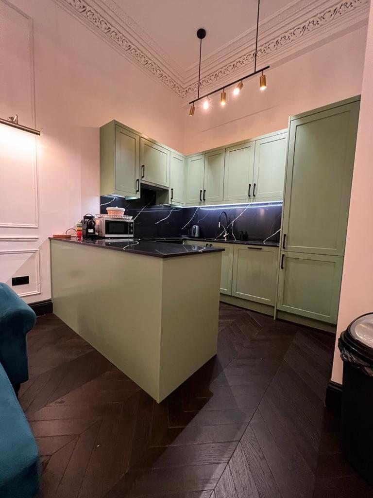 לונדון Earl'S Court Luxe Apartment מראה חיצוני תמונה